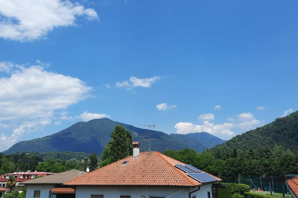 Lago Maggiore, Leggiuno, Ampio Appartamento Exterior foto