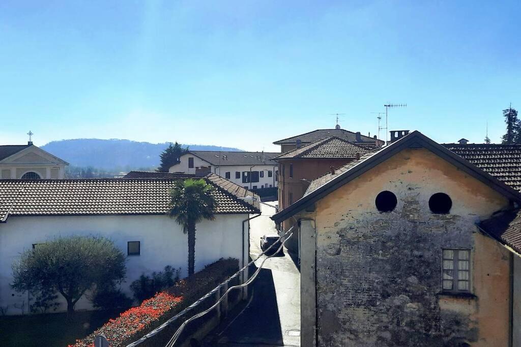 Lago Maggiore, Leggiuno, Ampio Appartamento Exterior foto