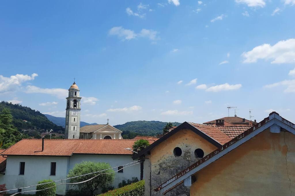 Lago Maggiore, Leggiuno, Ampio Appartamento Exterior foto