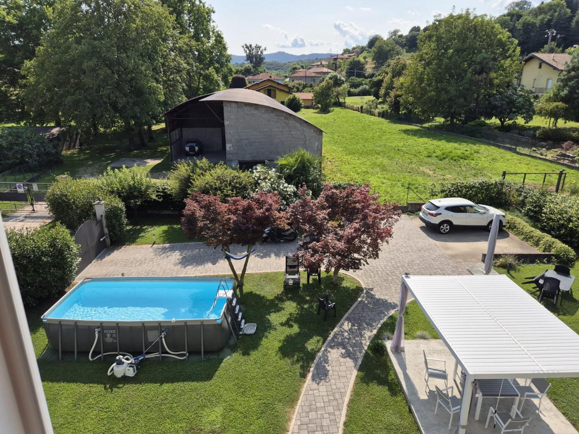 Lago Maggiore, Leggiuno, Ampio Appartamento Exterior foto