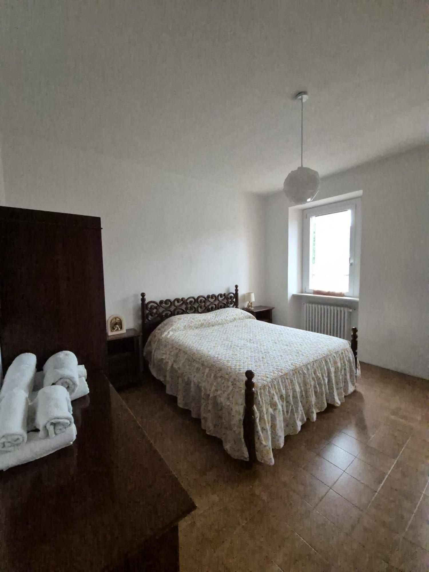 Lago Maggiore, Leggiuno, Ampio Appartamento Exterior foto